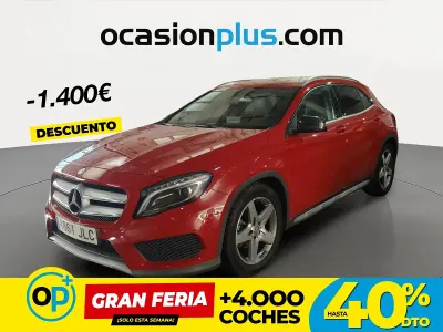 Usado Mercedes GLA200 AMG line 136 CV (100 kW) 2016 Rojo SUV