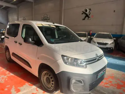 Usado Citroën Berlingo Live 102 CV (75 kW) 2020 Blanco Monovolumen