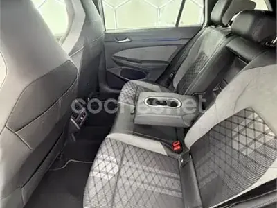 Usado VW Golf VIII R-line 150 CV (110 kW) 2022 Blanco Familiar