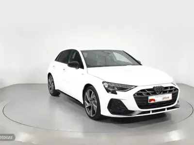 Usado Audi A3 Black Edition 150 CV (110 kW) 2026 Blanco