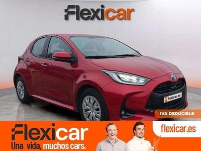 Usado Toyota Yaris Hybrid Active 116 CV (85 kW) 2023 Rojo Utilitario