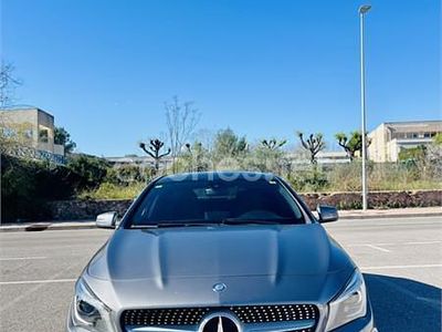 Usado Mercedes CLA200 Shooting Brake AMG line 136 CV (100 kW) 2016 Gris / plata Familiar