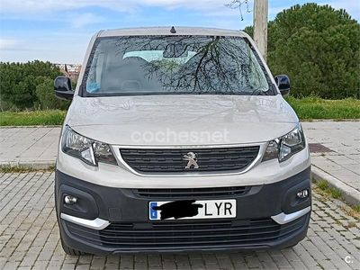 Usado Peugeot Rifter Style 130 CV (95 kW) 2022 Gris / plata Monovolumen