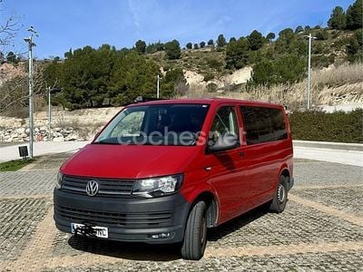 Usado VW Caravelle Comfortline 114 CV (83 kW) 2016 Rojo Monovolumen