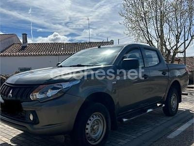 Usado Mitsubishi L200 154 CV (113 kW) 2015 Verde Pickup/Camioneta