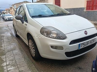Usado Fiat Punto Young 69 CV (50 kW) 2014 Blanco Utilitario
