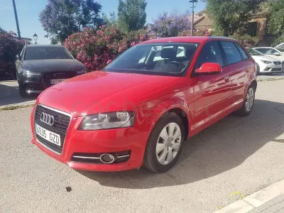 Usado Audi A3 Ambition 105 CV (77 kW) 2010 Rojo Utilitario