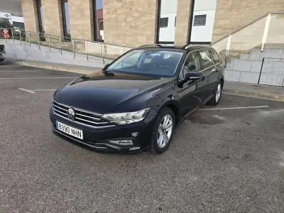 Usado VW Passat Business 122 CV (89 kW) 2021 Negro Familiar
