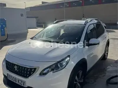 Usado Peugeot 2008 Allure 110 CV (80 kW) 2019 Blanco SUV