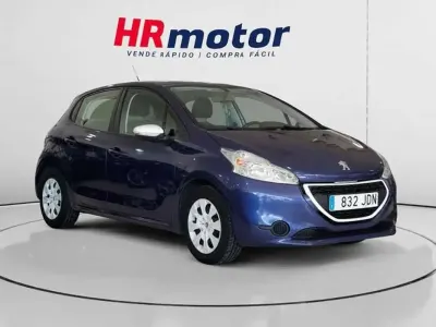 Usado Peugeot 208 68 CV (50 kW) 2015 Azul Utilitario