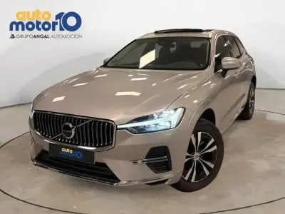 Usado Volvo XC60 Plus 350 CV (257 kW) 2022 Gris / plata SUV