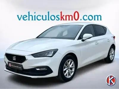 Usado Seat Leon Style 110 CV (80 kW) 2021 Blanco