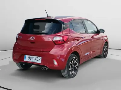 Usado Hyundai i10 N Line 84 CV (61 kW) 2022 Rojo Utilitario