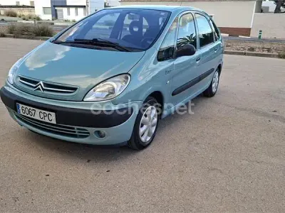 Usado Citroën Xsara Picasso Exclusive 95 CV (69 kW) 2003 Verde Monovolumen
