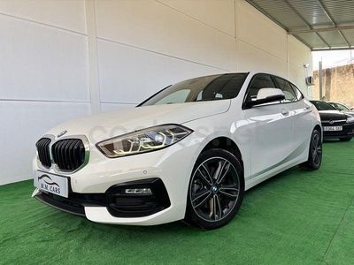 Usado BMW 118 Sport Line 150 CV (110 kW) 2021 Blanco Utilitario