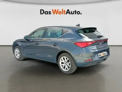 Usado Seat Leon Style 116 CV (85 kW) 2025 Gris / plata Berlina