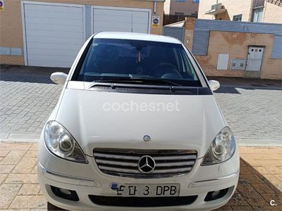 Usado Mercedes A180 Avantgarde 109 CV (80 kW) 2005 Blanco Monovolumen