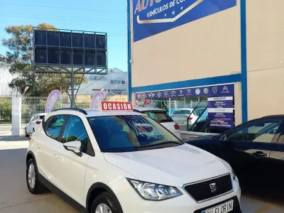 Usado Seat Arona Ecomotive 95 CV (69 kW) 2019 Blanco SUV