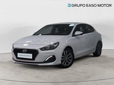 Usado Hyundai i30 120 CV (88 kW) 2018 Blanco Berlina
