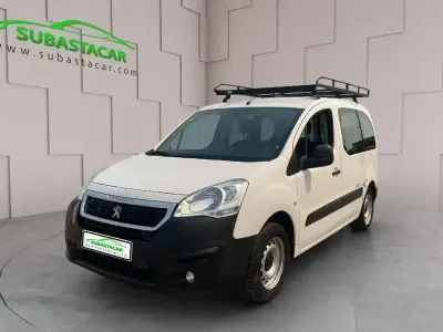 Usado Peugeot Partner Tepee Access 75 CV (55 kW) 2018 Blanco Monovolumen