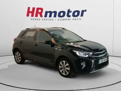 Usado Kia Stonic 84 CV (61 kW) 2023 Negro SUV
