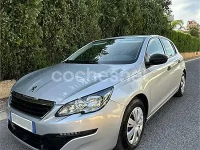 Usado Peugeot 308 Access 100 CV (73 kW) 2017 Gris / plata Berlina