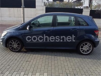 Usado Mercedes B180 109 CV (80 kW) 2011 Azul Monovolumen