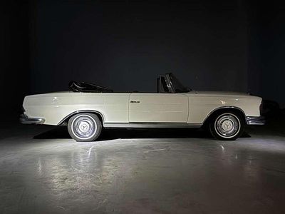 Usado Mercedes 250 SE 160 CV (117 kW) 1966 Blanco Descapotable
