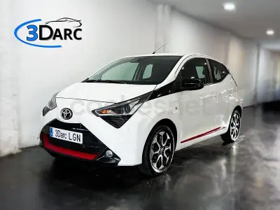 Używany Toyota Aygo X-play 72 KM (52 kW) 2020 Biały Hatchback