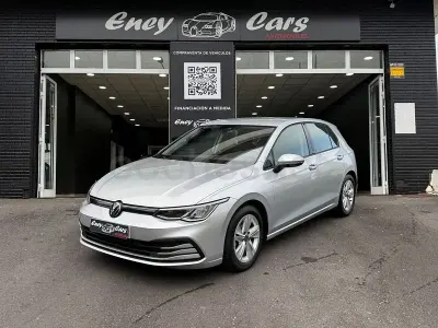 Usado VW Golf VIII 110 CV (80 kW) 2022 Gris / plata Berlina