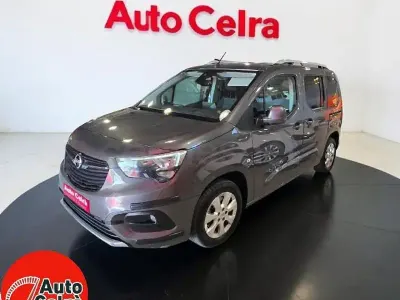 Usado Opel Combo Life Edition+ 131 CV (96 kW) 2020 Gris / plata Monovolumen