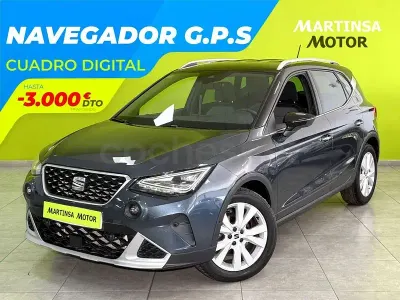 Usado Seat Arona Xperience 110 CV (80 kW) 2021 Gris / plata SUV