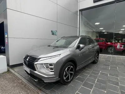 Usado Mitsubishi Eclipse Cross 188 CV (138 kW) 2023 Gris / plata SUV