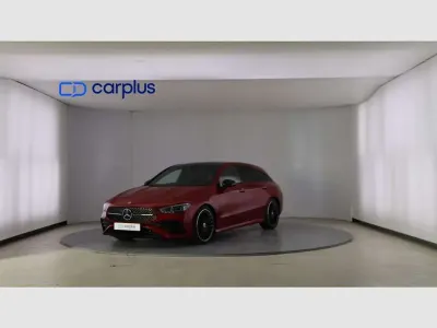 Usado Mercedes CLA200 Shooting Brake 150 CV (110 kW) 2025 Rojo Familiar