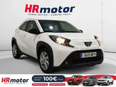 Usado Toyota Aygo X Play 72 CV (52 kW) 2024 Blanco SUV