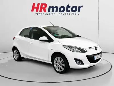 Usado Mazda 2 Style+ 75 CV (55 kW) 2014 Blanco Utilitario