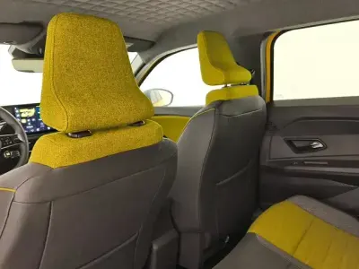 Usado Renault 5 E-Tech Iconic 110 kW (150 CV) 2024 Amarillo Berlina