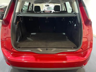 Käytetty Citroën C4 Feel 130 HP (95 kW) 2020 Punainen