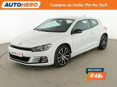 Begagnad VW Scirocco R-line BlueMotion 180 HK (132 kW) 2016 Vit Sportkupé