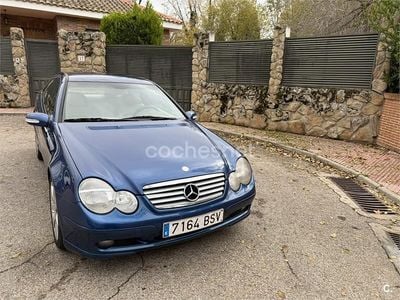 Azul Usado 2002 Mercedes C220 Berlina | 2300 € (Precio justo)