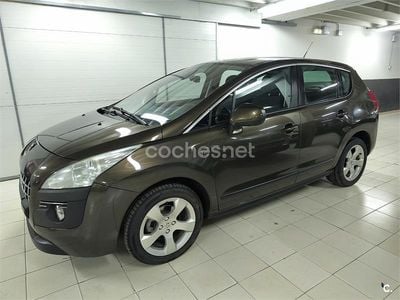 Usado Peugeot 3008 112 CV (82 kW) 2010 Marrón Berlina