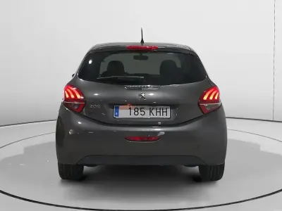 Usado Peugeot 208 Style 82 CV (60 kW) 2018 Gris Utilitario