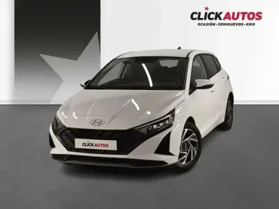 Usado Hyundai i20 80 CV (58 kW) 2025 Blanco Utilitario