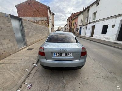 Usado Audi A4 S-Line 115 CV (84 kW) 2001 Gris / plata Berlina