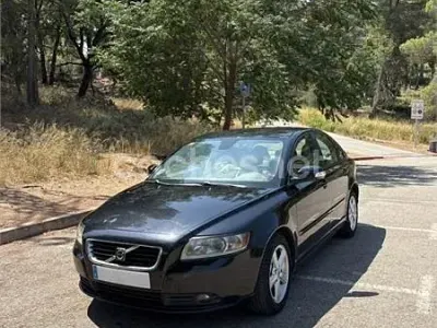 Usado Volvo S40 Momentum 109 CV (80 kW) 2008 Negro Berlina