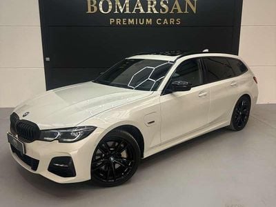 Blanco Usado 2022 BMW 330e M Sport Familiar | 32.990 € (Un poco caro)