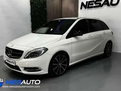 Usado Mercedes B180 Urban 125 CV (91 kW) 2014 Blanco Utilitario