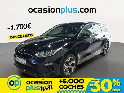Usado Kia Ceed 120 CV (88 kW) 2020 Negro Utilitario