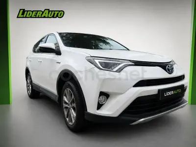Käytetty Toyota RAV4 Hybrid Advance 197 HP (144 kW) 2018 Valkoinen Katumaasturi