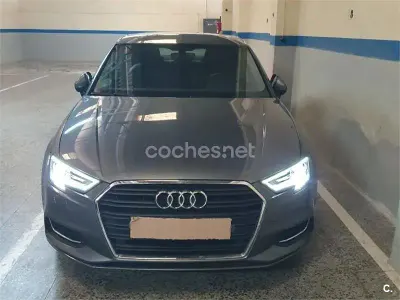 Usado Audi A3 Design 110 CV (80 kW) 2017 Gris / plata Berlina